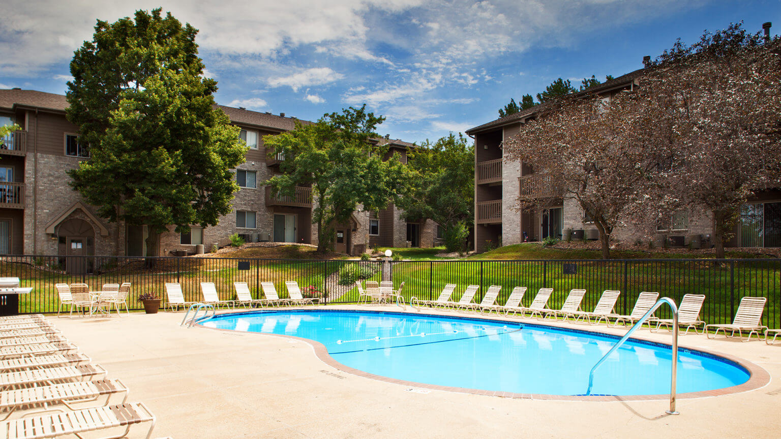 Des Moines Apartments Broadmoor