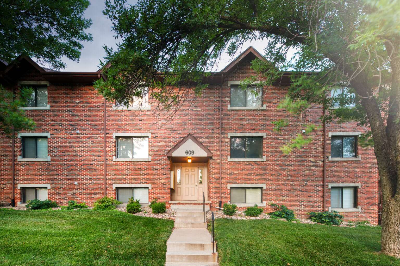 Downtown Omaha Apartments Broadmoor